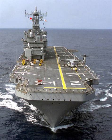 Lha 2 Uss Saipan Mv 22b Osprey Flight Deck Navy Ships Us Navy Ships