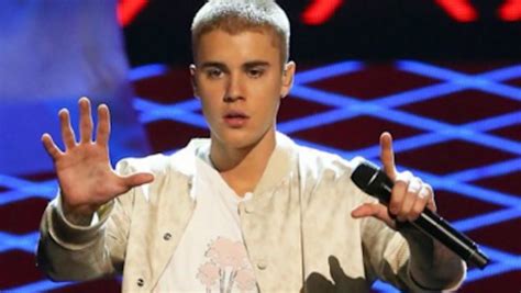 Justin Bieber Storms Off Stage Video Dailymotion