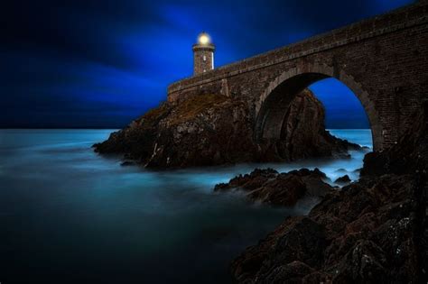 63 Contrasting Dark And Bright Shots Photo Contest Finalists