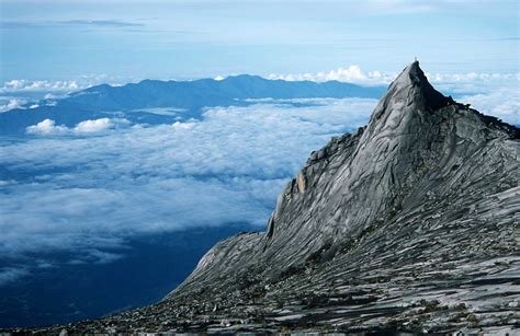 Young Malaysian Conquers Mt Kinabalu Just One Month After Completing