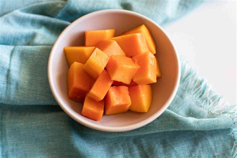 How To Cut A Papaya