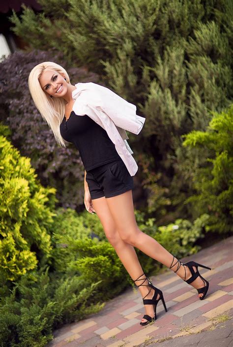 Gorgeous Bride Olesya 38 Yrsold From Dnepr Ukraine I Am Very Caring And Loving Well Educate