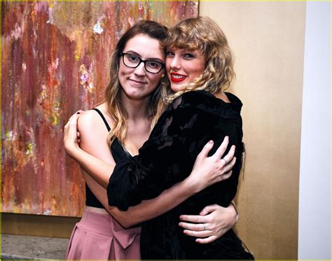 Photo Taylor Swift Fans Share Photos From London Secret Sessions 04