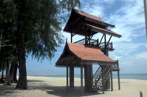 Berada pusat bandaraya kuala terengganu 5. Jomm Terengganu Selalu...: Pantai Batu Burok, Kuala Terengganu