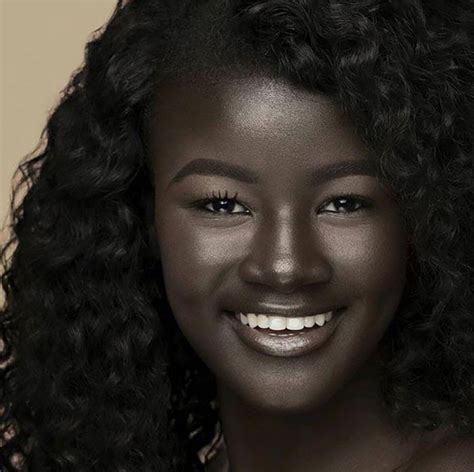 Bullied For Her Dark Skin Color Teen Becomes A Model Becomes Internet