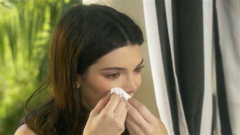 Video Kendall Jenner Llora Al Hablar Sobre La Transición De Su Padre