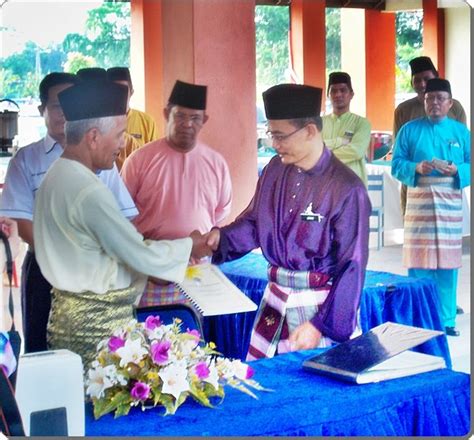 The capital of the district is bandar penggaram. Foto Memori Ku: Majlis Persaraan PPD Batu Pahat