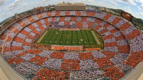 Neyland Stadium Named 1 Field By Usa Today University Of Tennessee
