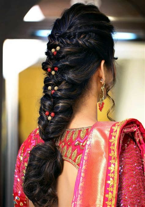 A Beautiful Messy Hair Stylesimple And Souber In 2020 Braided Hairstyles For Wedding Messy