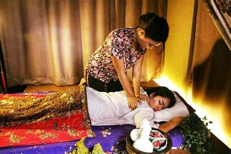 Relaxing Body And Foot Massage Treatment In Kuala Lumpur