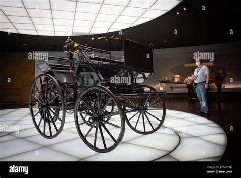 Daimler Motorised Carriage Hi Res Stock Photography And Images Alamy