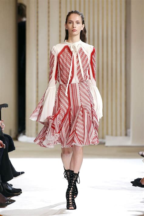 Giambattista Valli Ready To Wear Fashion Show Collection Fall Winter