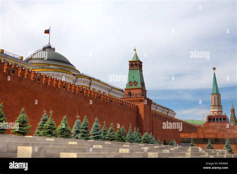 Historic Wall Of Moscow Kremlin Overlooking Red Square Stock Photo Alamy