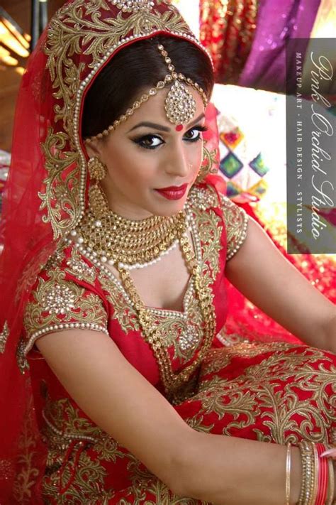 Discover the wonders of the likee. Brides are incomplete without kundan jewellery.. Picture ...