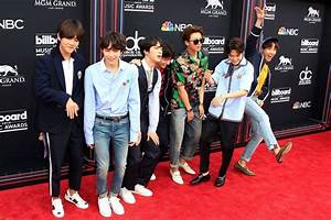 South Korean Boy Band Bts Makes History First K Pop Group To Top U S