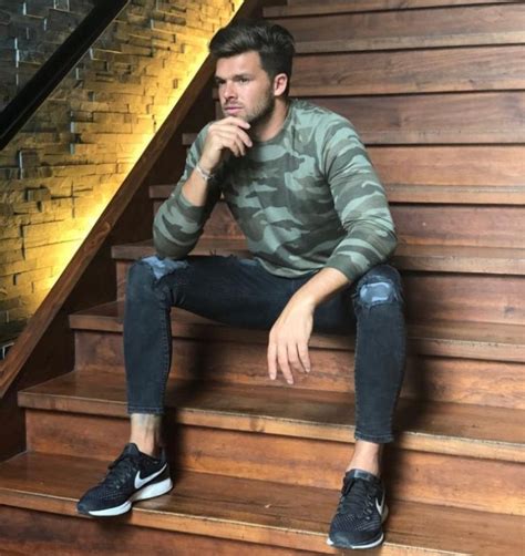 We have no information about leandro penna salary. Leandro Penna habla de sus proyectos en Chile lejos de la ...