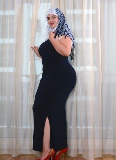 Pin By Momobien On Mode Femmes Rondes Curvy Women Fashion Beautiful Muslim Women Beautiful