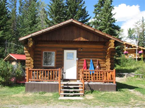 If anything, a cozy escape to a picturesque cabin in the woods is even more fun during this time of year. Cabins & Cottages | Lodging | Travel British Columbia