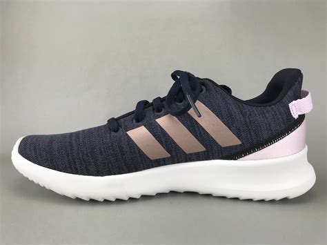 Finn dine nye trendy sneakers hos ellos.no nå! Adidas sneakers - blå m. lyserød - DAME - zjoos-hjoerring.dk