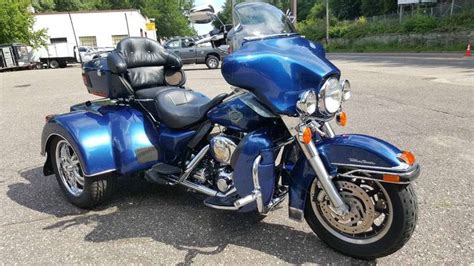 This trike is equipped with reverse. 2001 Harley-Davidson Ultra Classic Electra Glide Roadsmith ...