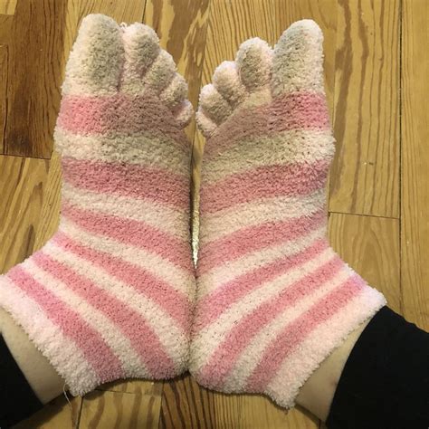 Womens Used Pre Owned Fuzzy Toe Socks First Class Shipping Fashion