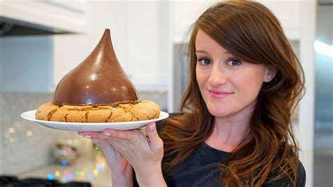 So soft and chewy with that delicious melted chocolate kiss make these great for birthdays, holidays, and more. Making a GIANT Hershey Kiss Cookie! 🍪 | Doovi