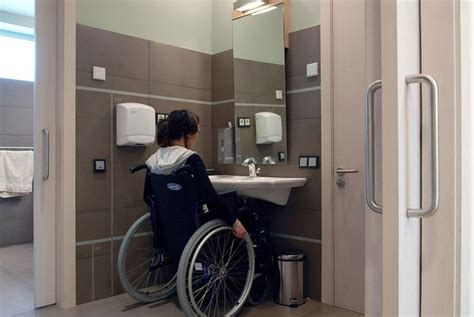 Diseno De Baño Para Discapacitadosde Asistencia Integral Con La
