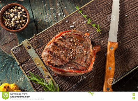 Organisches Gras Fed Bacon Wrapped Sirloin Steak Stockfoto Bild Von Gegrillt Vorbereitet