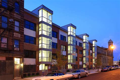 Iskandar malaysia houses are generally built with the greening nature in mind if you plan to own or rent an affordable house in iskandar malaysia, you sure don't want to miss this chance! 7 Affordable Housing Projects That Show How Good Design Is ...