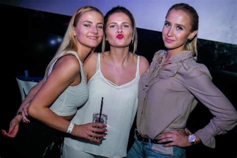 Dusseldorf Nightlife Trendy Clubs And Large Discos Experienced