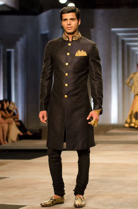 Pin By Am11 On Mens Fashion Indian Men Fashion Sherwani For Men Indian Groom Wear