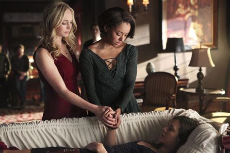 Imagen Tvd622promo Caroline Bonnie Elena Wiki Vampirediaries