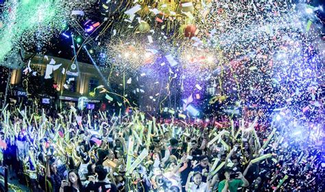 Clarke Quay Is Throwing One The Craziest Free Nye Parties In Singapore