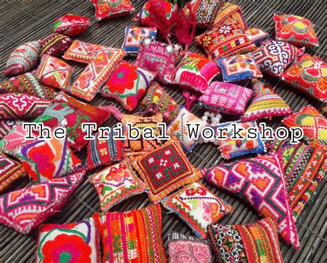 pin-by-kulshimumkin-on-hmong-textile-vintage-christmas-sewing,-fabric-art,-hmong-textiles