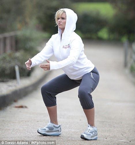 Kerry Katona Stretches And Warms Up For A Jog In The Park Daily Mail