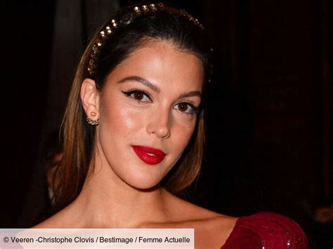 Iris Mittenaere à Tomber En Lingerie Elle Se Dévoile En Soutien Gorge Et Culotte Dentelle