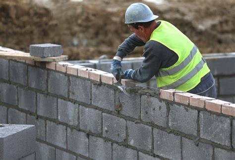 uk economy construction industry output falls but acceleration expected in last quarter