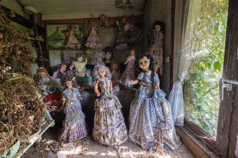 I Discovered An Abandoned House In France Filled With ‘demonic’ Dolls 18 Pics Bored Panda