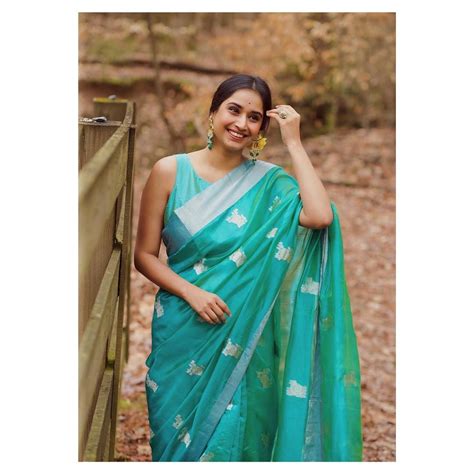 She Shows How To Put Together A Perfect Saree Look Artofit