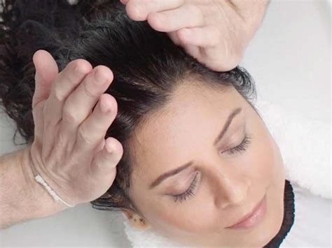 How To Massage Scalp For Hair Growth 3 Easy Ways To Do It