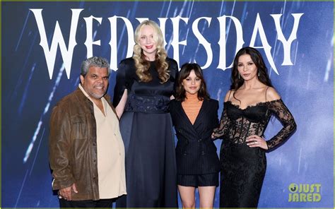 Full Sized Photo Of Wednesday Cast Reunites 02 Jenna Ortega Links Up With Wednesday Co Stars