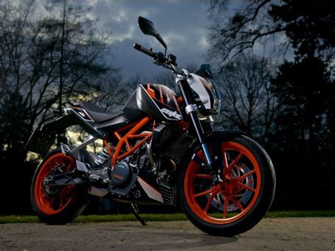 The ktm 390 duke is a pure example of what draws so many to the thrill of street motorcycling. KTM 390 Duke Slide 1