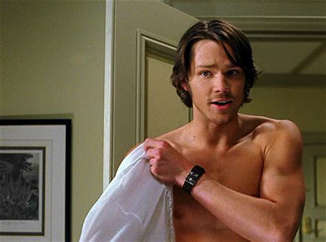 On the new york minute dvd, one of the extras features him talking about the olsen twins. Jared in New York Minute - Jared Padalecki Image (9446123 ...
