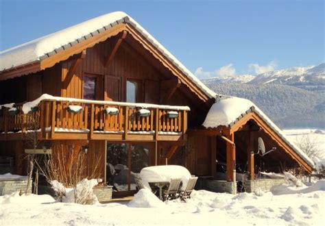 Find the perfect chalet de montagne stock photos and editorial news pictures from getty images. chalet bois montagne