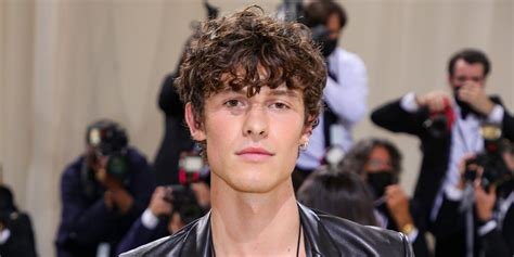 Shawn Mendes Debuts New Shaved Head And Ditches His Signature Curls