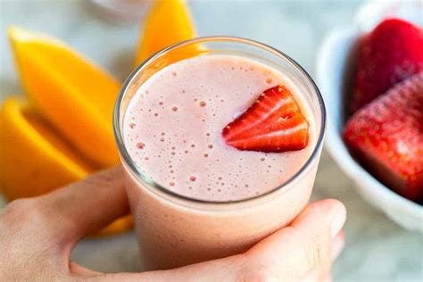 Easy 5 Minute Strawberry Smoothie Road2info