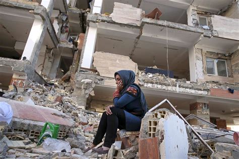 Hundreds killed as earthquake strikes Middle East Photos - ABC News