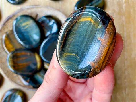Blue Tigers Eye Its Meaning Uses Benefits