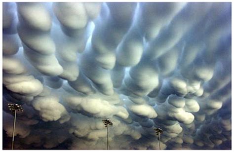 10 Amazing Rare Cloud Formations In Images Listverse