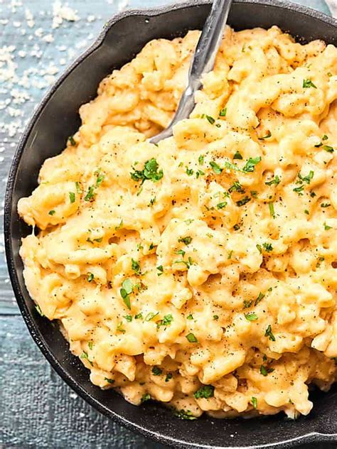 Mac and cheese totally brings me back to childhood, probably because i consumed so much of it. Slow Cooker Mac and Cheese Recipe - Easy Holiday Side Dish